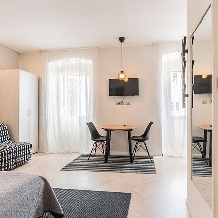 L&B Old Town Studio Apartments พูลา ภายนอก รูปภาพ