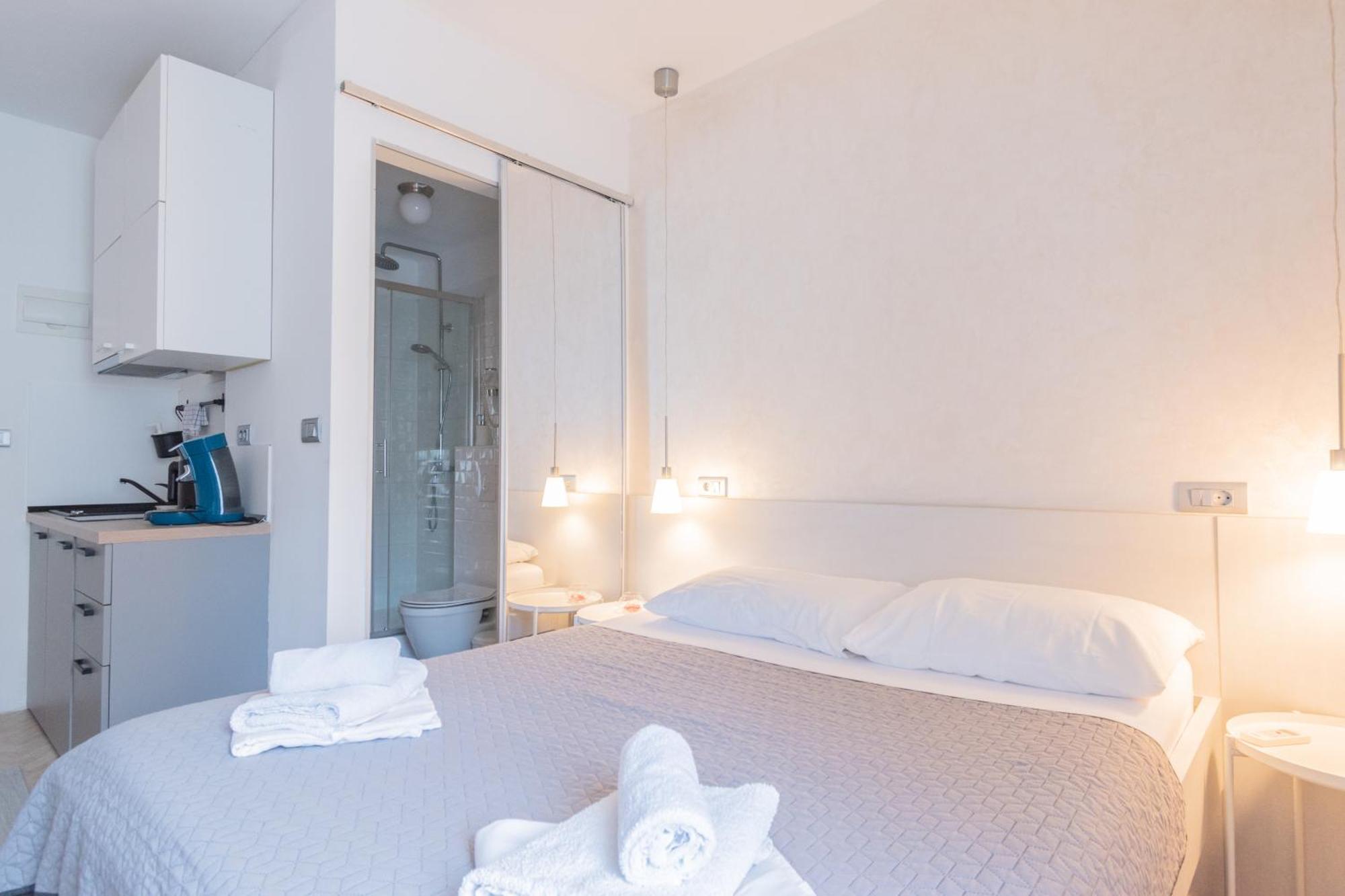 L&B Old Town Studio Apartments พูลา ภายนอก รูปภาพ