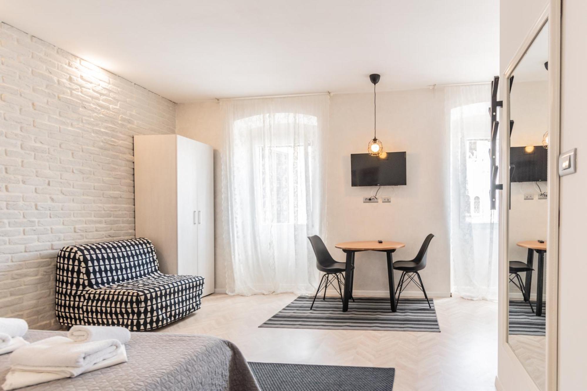 L&B Old Town Studio Apartments พูลา ภายนอก รูปภาพ
