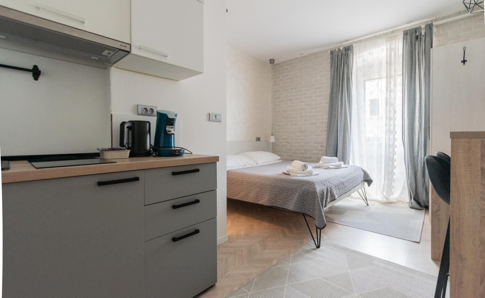 L&B Old Town Studio Apartments พูลา ภายนอก รูปภาพ