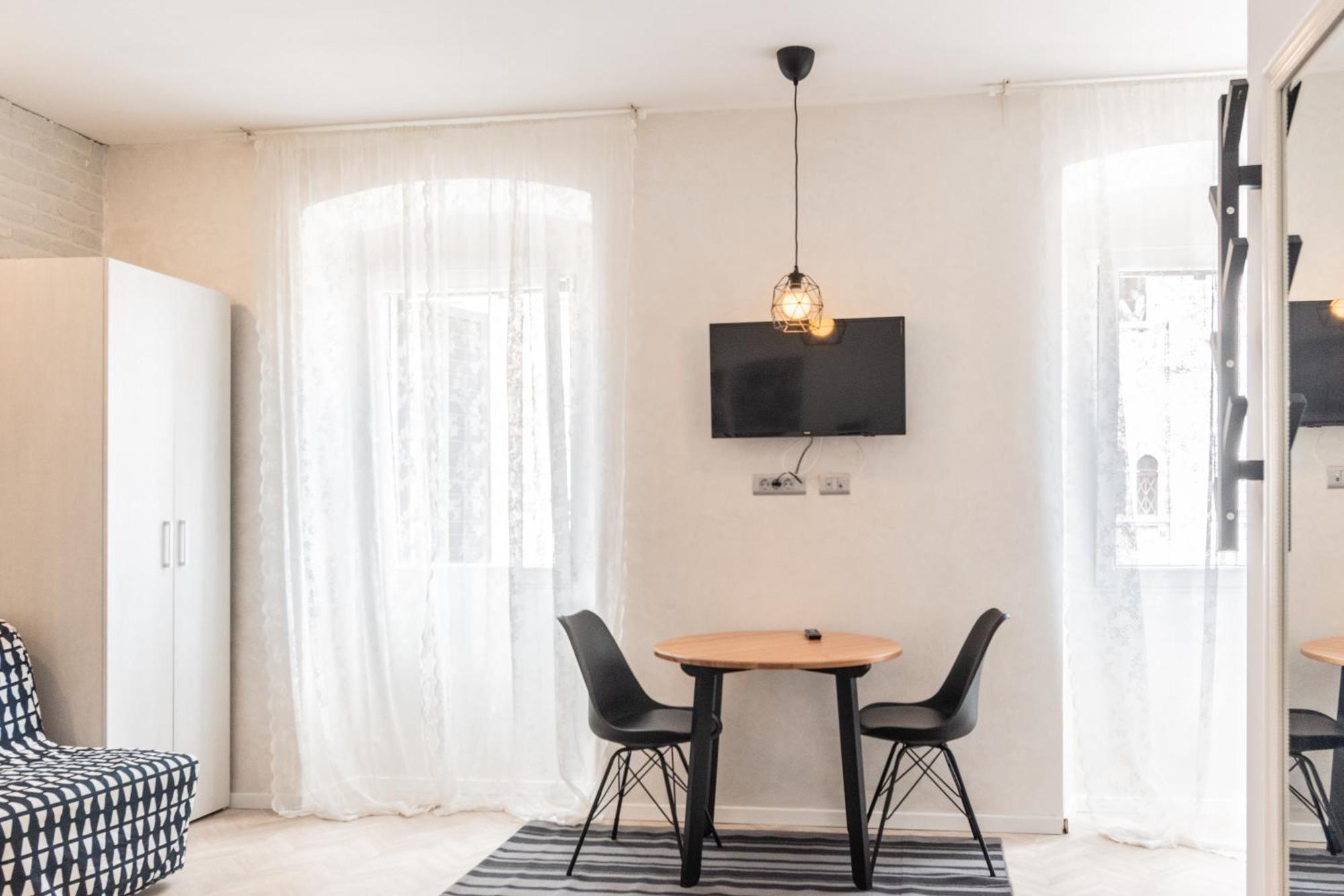 L&B Old Town Studio Apartments พูลา ภายนอก รูปภาพ