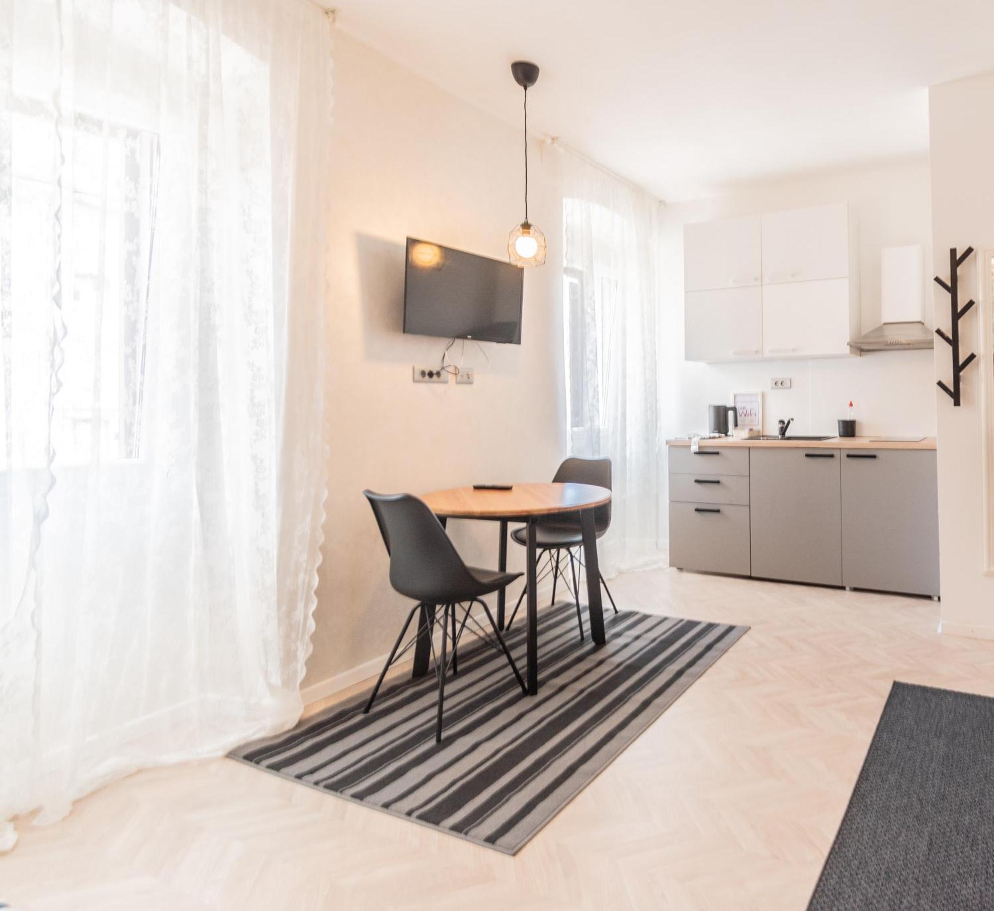L&B Old Town Studio Apartments พูลา ภายนอก รูปภาพ